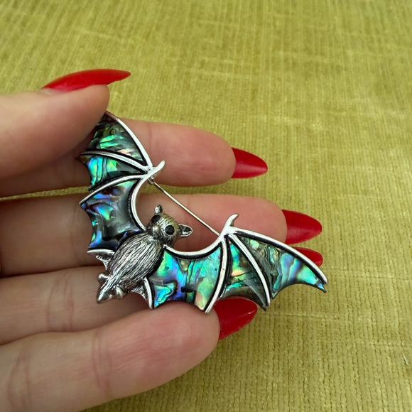 Iridescent Abalone Shell Bat Brooch Pin with Silver-Tone Details - Picture 3 of 4
